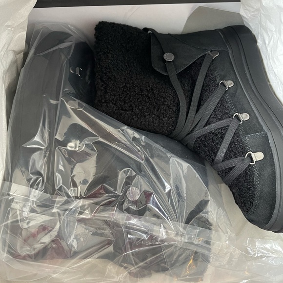 J/SLIDES BLACK SUEDE “Newbie” faux shearling waterproof Black Suede Boots Sz9 - Picture 9 of 9